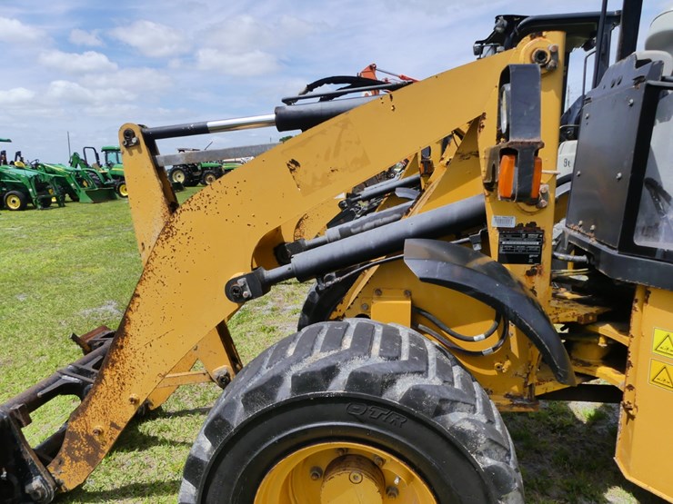 2015-caterpillar-903c-image-7