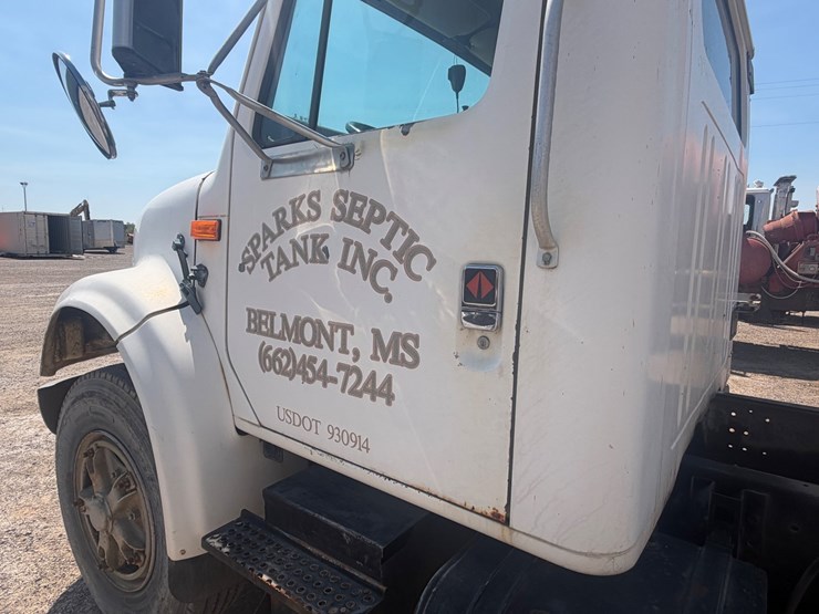 1990-international-4900-image-12