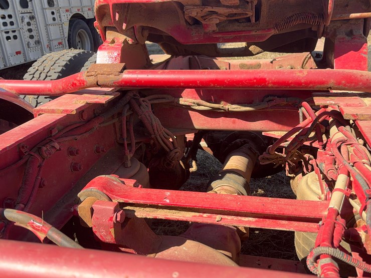 2012-kenworth-semi-image-13