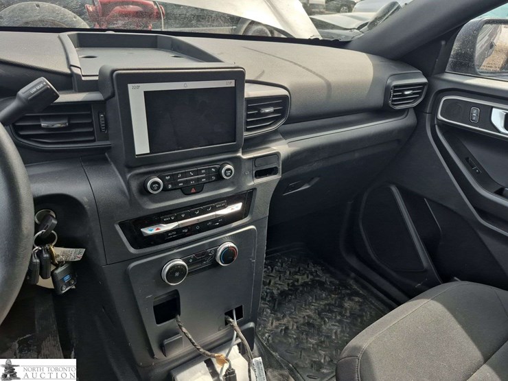 2025-ford-explorer-image-15