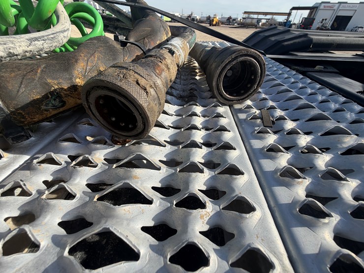 2021-peterbilt-367-image-11