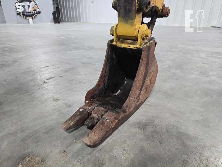 2021-caterpillar-301.8-image-9