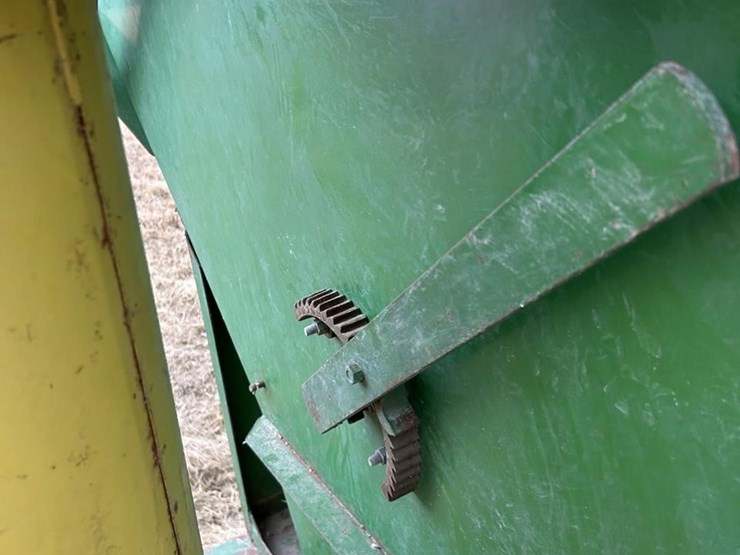 john-deere-310-image-13