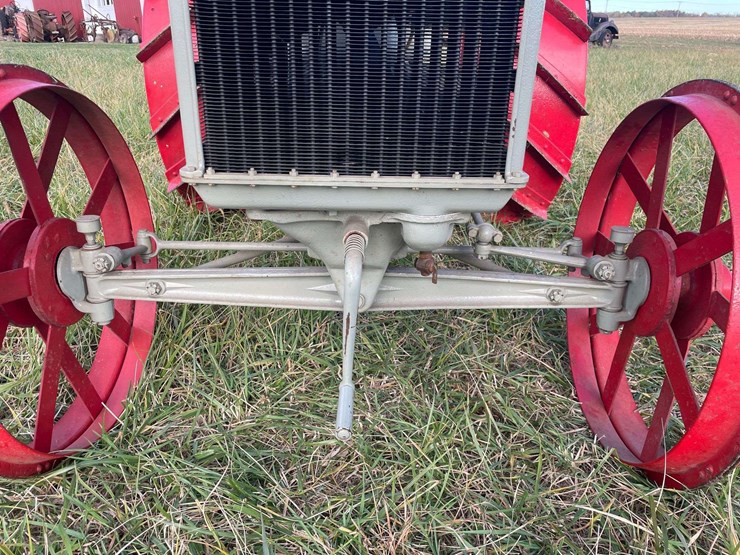 1918-fordson-tractor-image-18