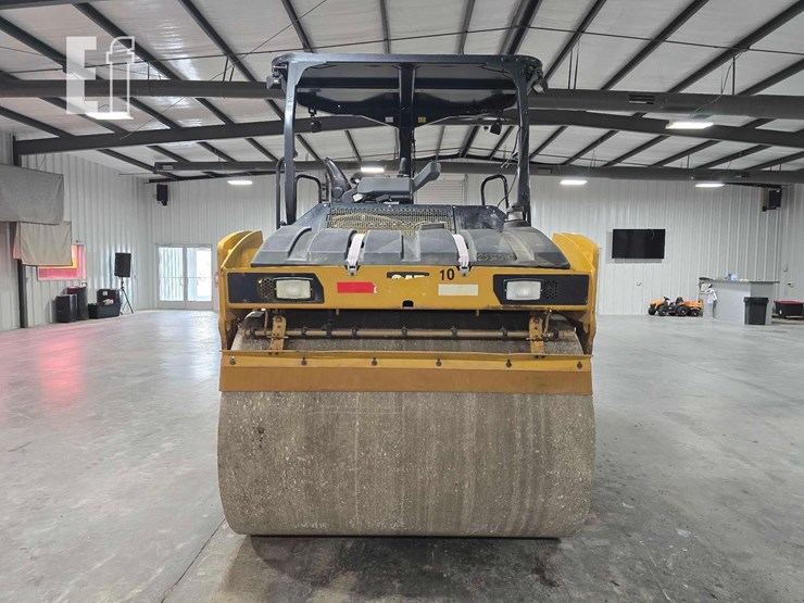 2017-caterpillar-cb10-image-6