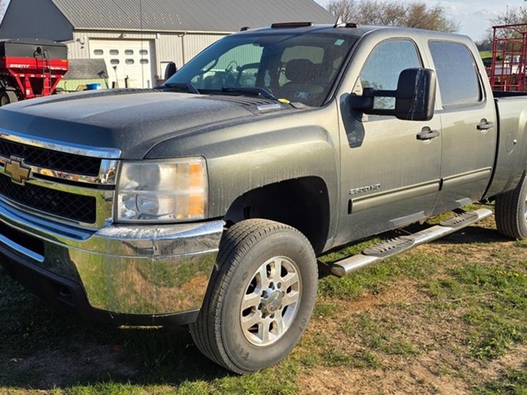 2011-chevrolet-2500-image-1