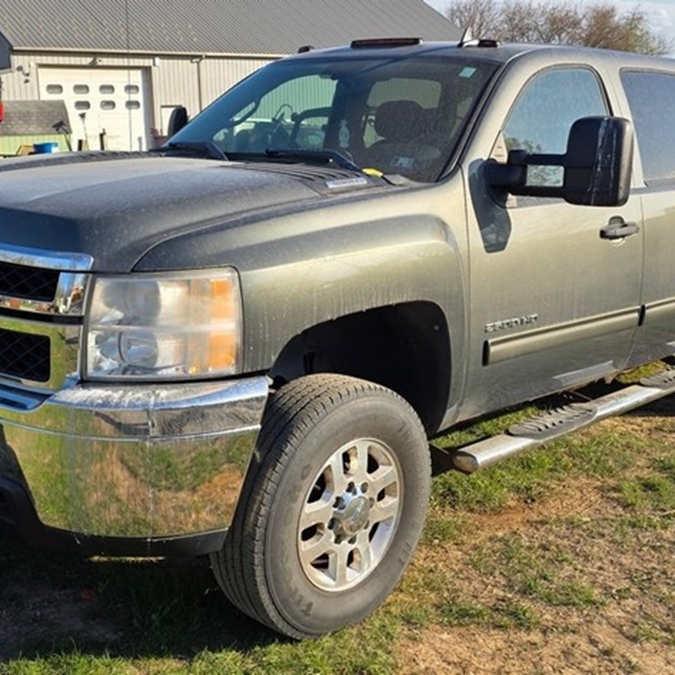 2011 CHEVROLET 2500