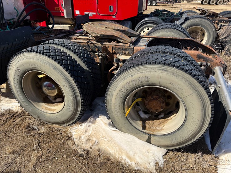 2007-peterbilt-379-image-11