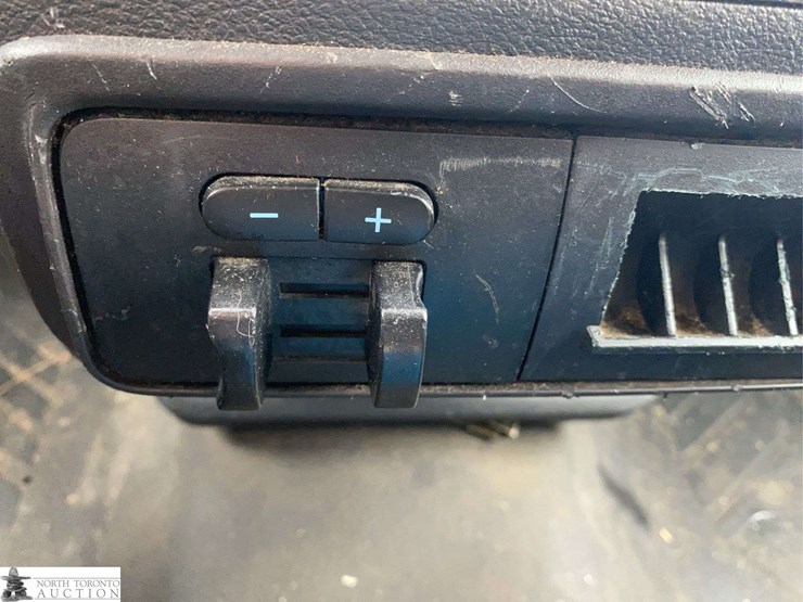 2015-ford-transit-image-21