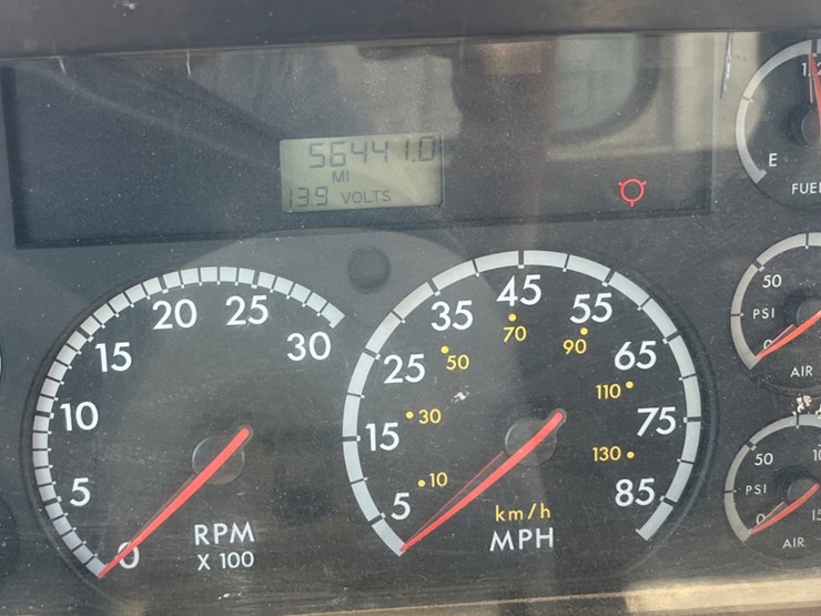 2007-sterling-lt7500-image-18