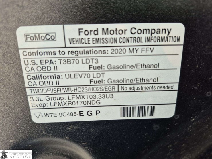 2020-ford-explorer-image-17