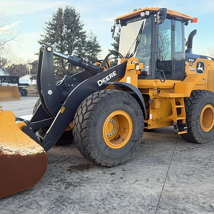 2024 DEERE 624 P-TIER