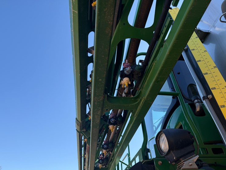 2015-john-deere-r4038-image-62