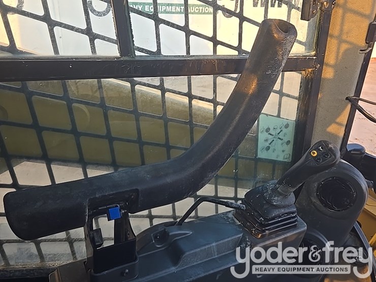 2022-caterpillar-289d3-image-86