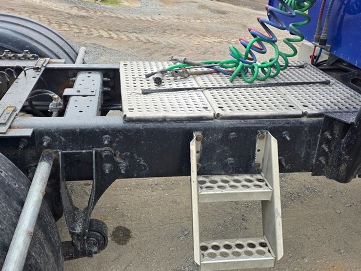 2006-international-9900-image-30