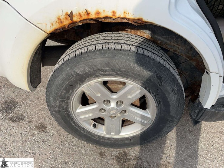 2011-ford-escape-hybrid-image-23