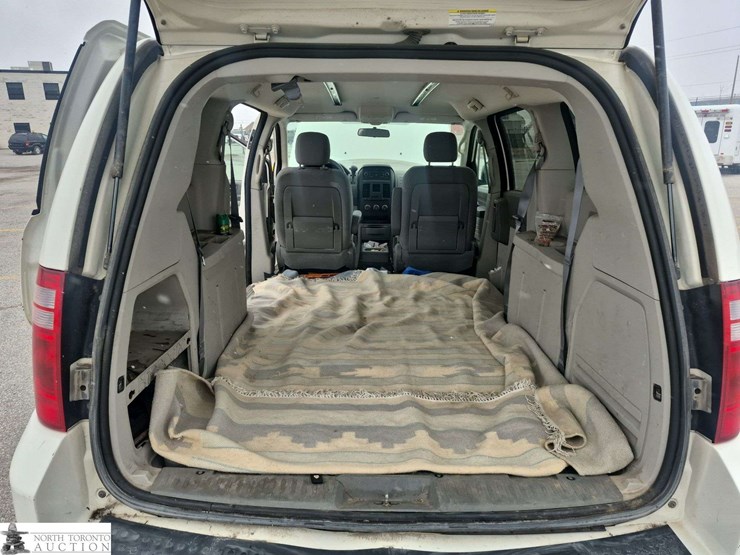 2008-dodge-grand-caravan-se-image-25