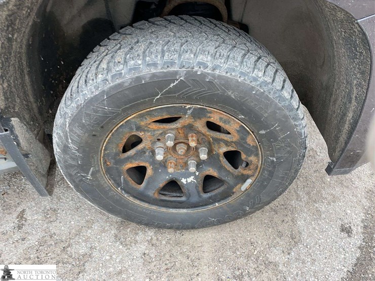 2015-chevrolet-tahoe-image-18