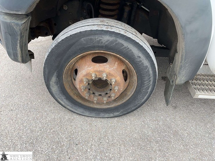 2011-ford-f550-image-29