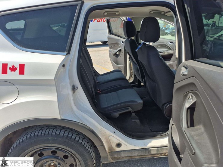 2013-ford-escape-image-26