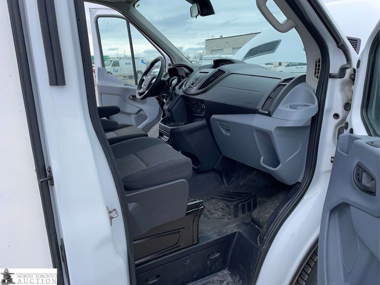 2016-ford-transit-image-24