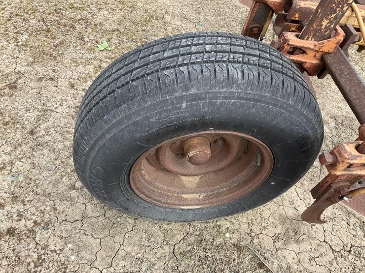 custom-3-pt-8-row-30"-cultivator-image-13