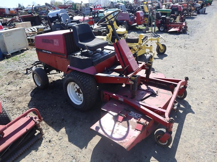 toro-groundsmaster-224-image-2