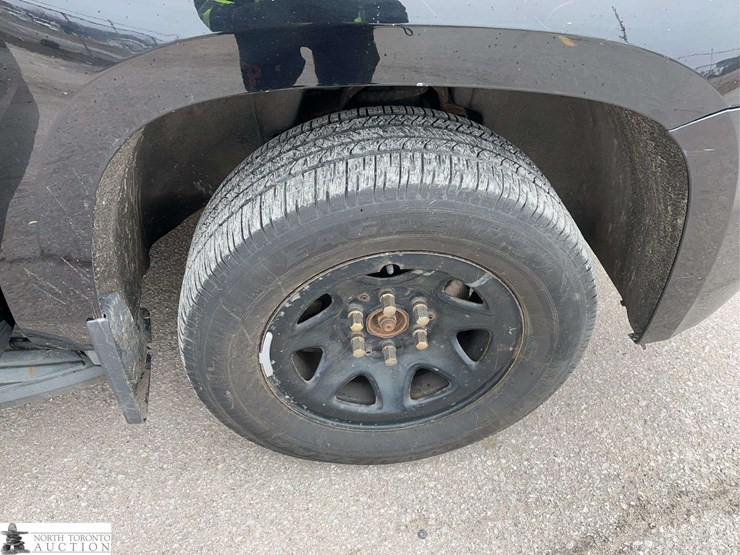 2016-chevrolet-tahoe-image-26