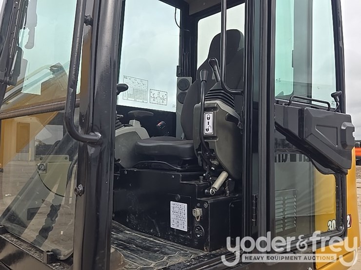 2018-caterpillar-305.5-image-94