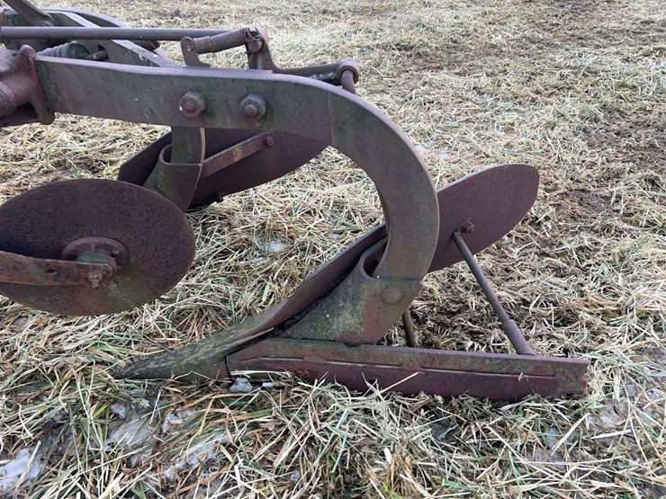 two-bottom-fordson-plow-image-10