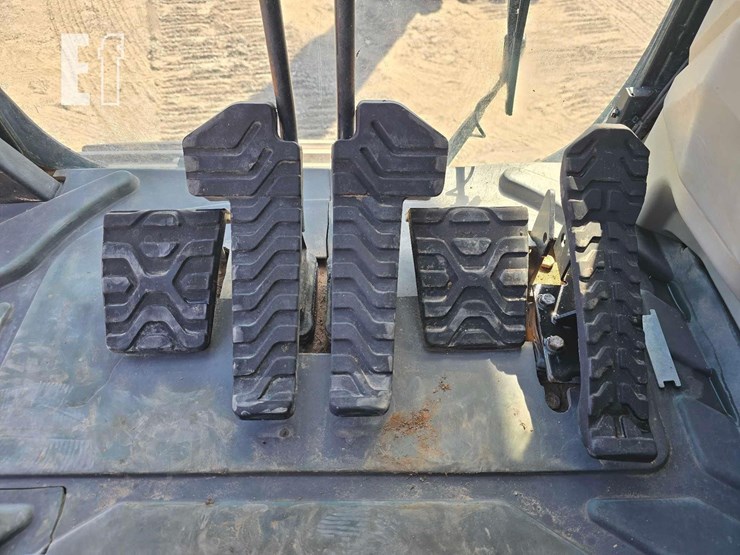 2014-caterpillar-349fl-image-15