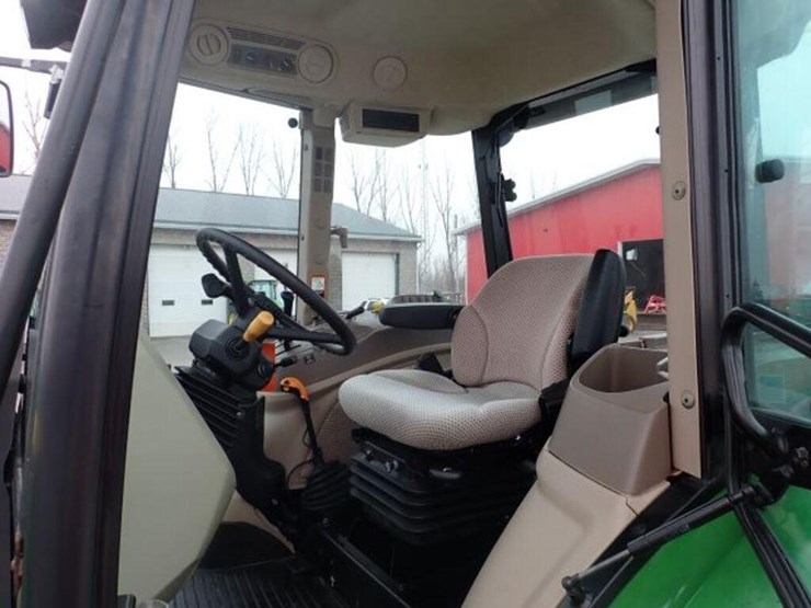 2016-john-deere-5085e-image-10