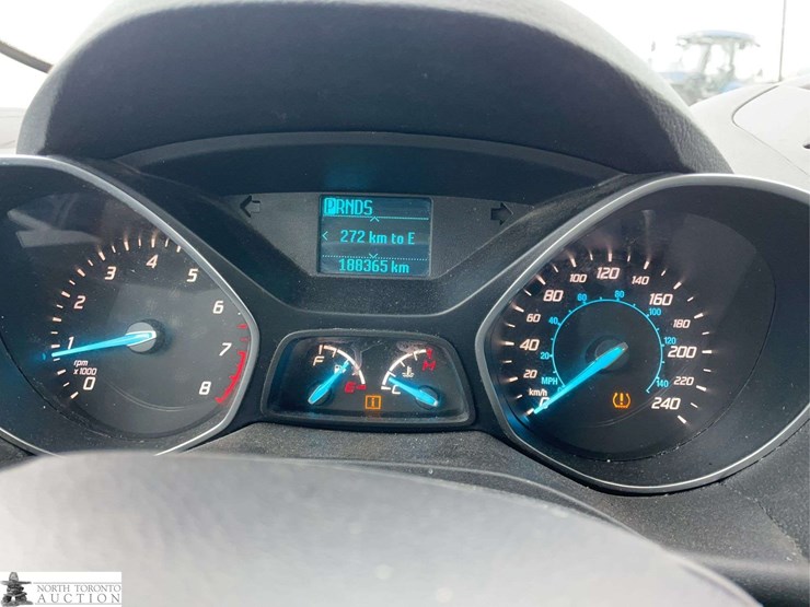 2015-ford-escape-image-12