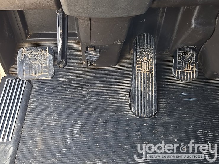 2014-kenworth-t880-image-136