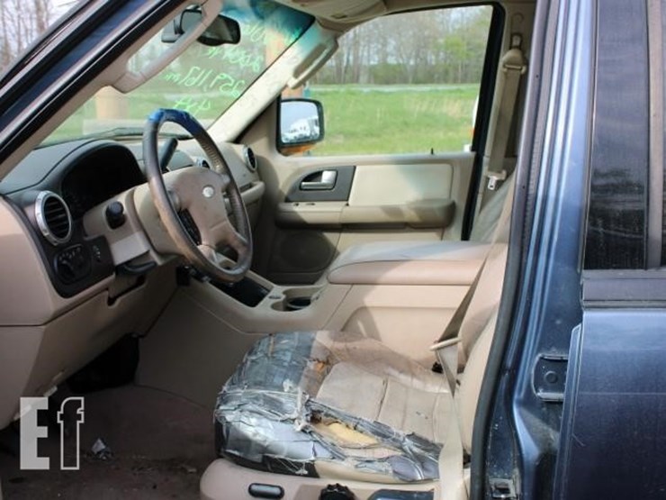 2004-ford-expedition-image-7