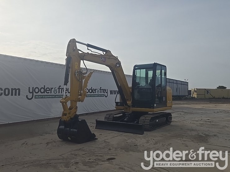 2018-caterpillar-305.5-image-1