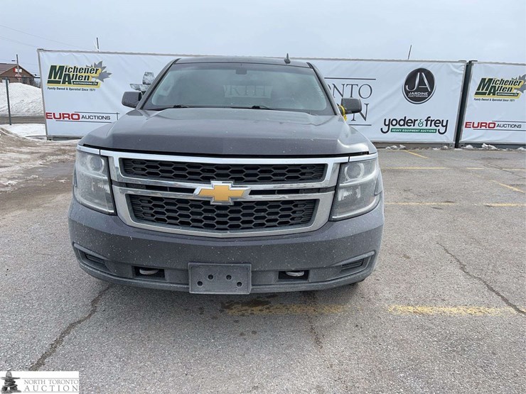 2017-chevrolet-tahoe-image-2