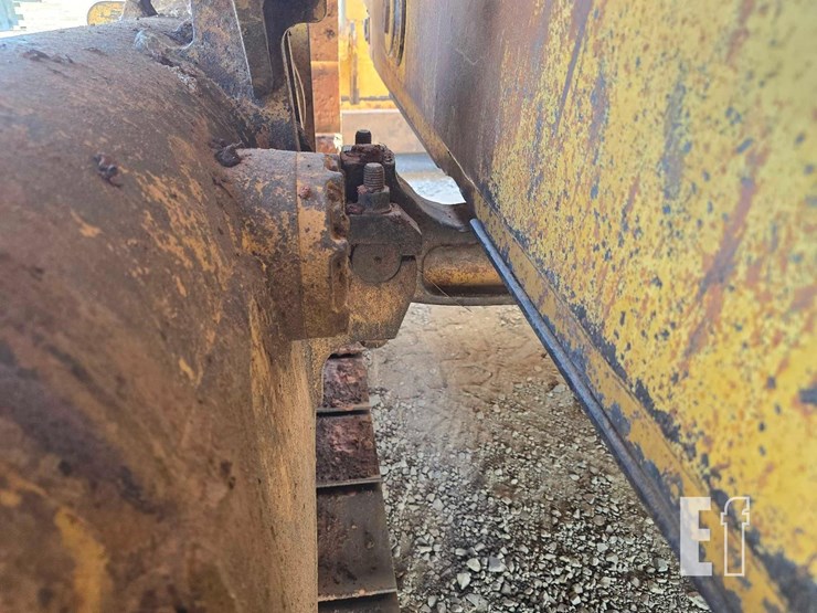 2006-caterpillar-d6r-iii-image-30