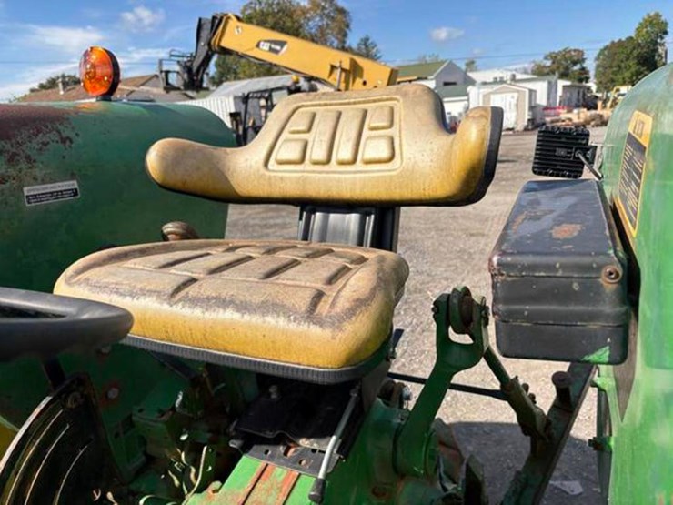 john-deere-2440-image-17