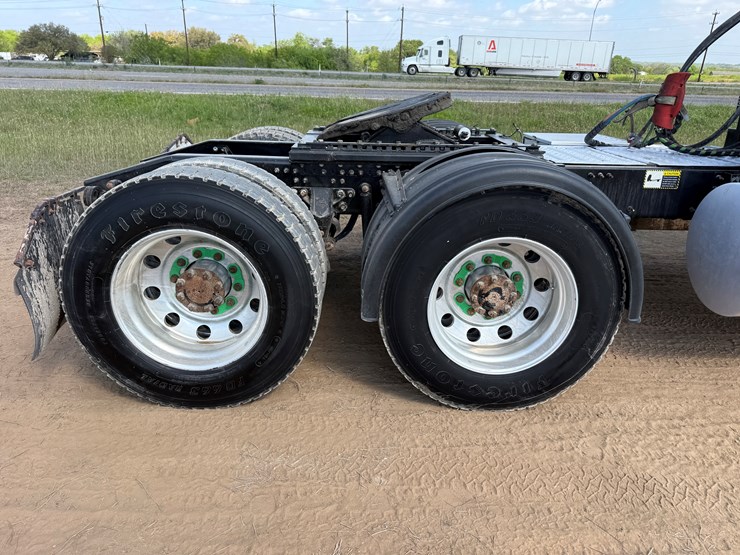 2019-mack-pinnacle-image-17