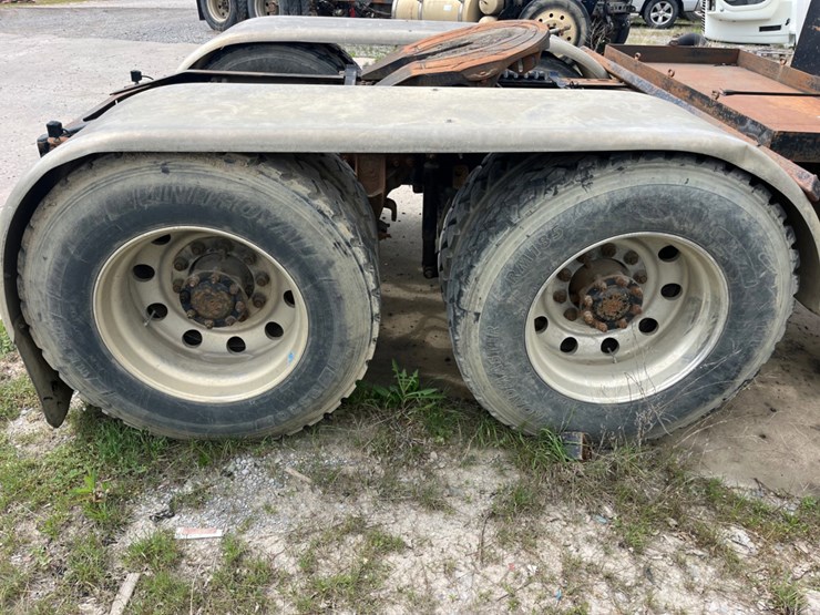 2006-mack-chn613-image-14