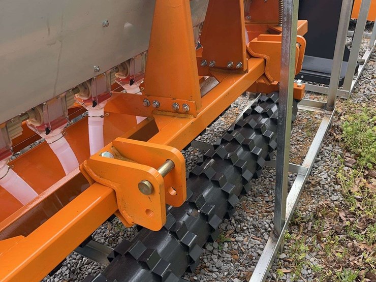 land-honor-no-till-seed-drill-for-tractor-or-skid-steer,-72"-image-5