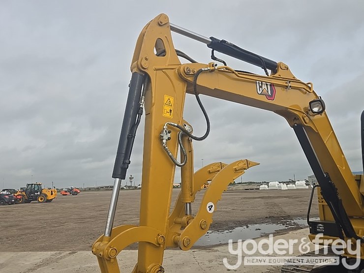 2018-caterpillar-305.5-image-36