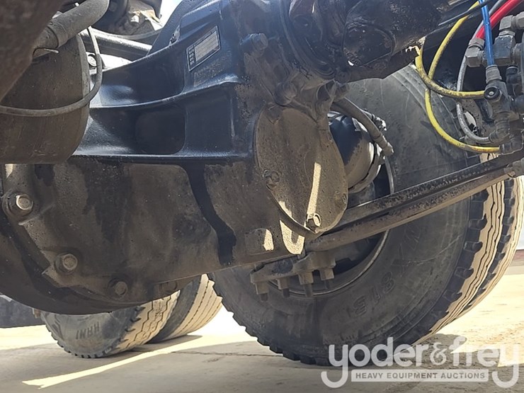 2012-freightliner-cascadia-125-image-50