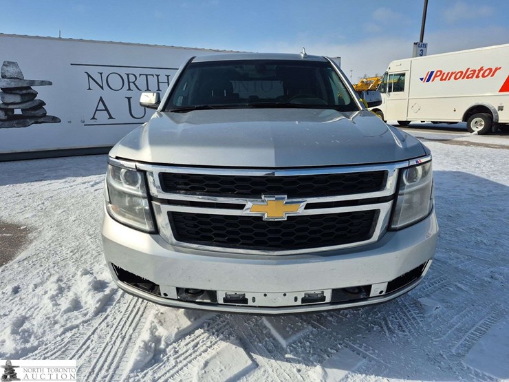 2017-chevrolet-tahoe-image-2