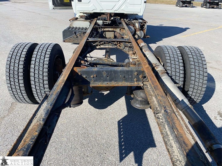 2017-international-durastar-4300-image-21