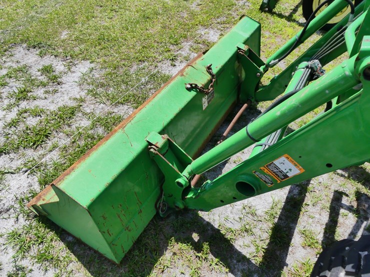 2019-john-deere-4044m-image-9