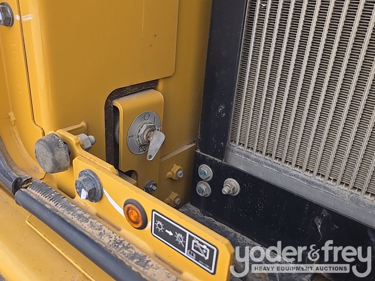 2017-caterpillar-336fl-image-52