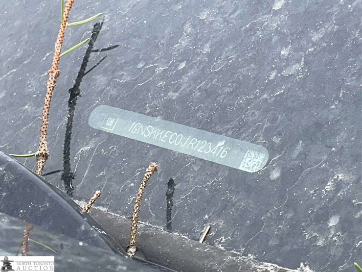 2018-chevrolet-suburban-image-16