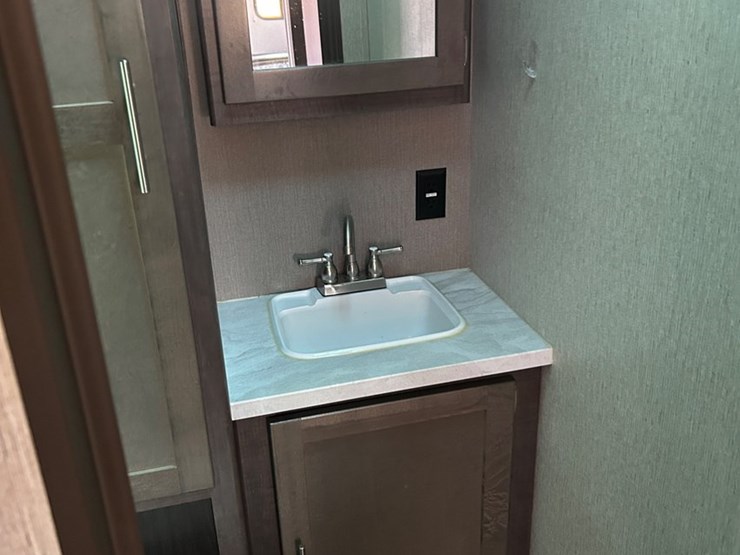 #200-•-2019-cruiser-aire-30bh-fifth-wheel-trailer-(prairie-farm)-(wi-title-in-delay)-image-41